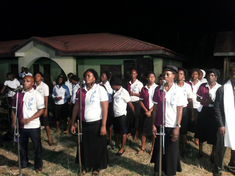 Hymn-Singing During a Holy Apostles’ Service